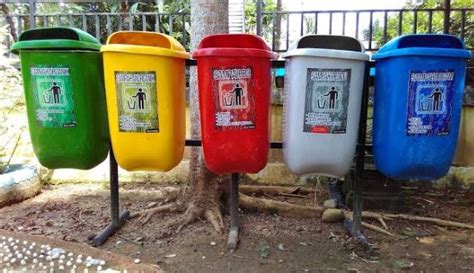 Kuatnya pengaruh warna bahkan pernah diungkapkan oleh darwis triadi, seorang. Arti dari Warna Tong Sampah - Depo Bagoes Bangunan