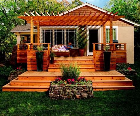 Holz hat den vorteil, dass es die wärme in angenehmen maße speichert und generell wohnlicher wirkt. Terrassen-Ideen - 96 schön gestaltete Garten ...