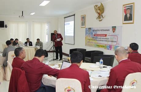 Pembangunan ekonomi yang baik dibuktikan dengan angka melek huruf yang meningkat. Prodi Diplomasi Pertahanan FSP Unhan Gelar RTD Redefinisi ...