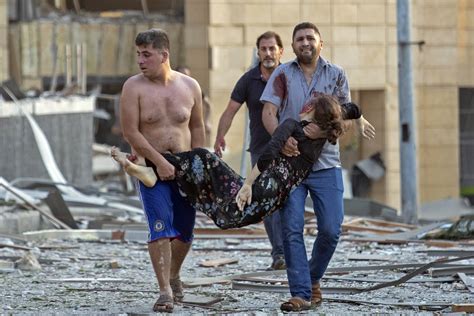 # 미셸 아운 대통령은 베이루트 폭발 참사로 인한 피해액이 150억 달러(한화. 레바논 대형 폭발…이스라엘, "어떤 역할도 부인" - 시사주간