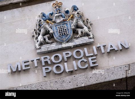 Metropolitan Police Crest Hi Res Stock Photography And Images Alamy