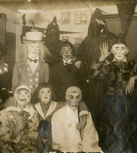 Creepy Vintage Halloween Photos 39