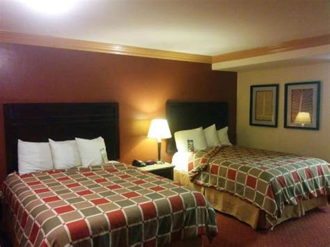 Anaheim portofino inn & suites. Portofino Inn Burbank $122 ($̶1̶2̶9̶) - UPDATED 2018 ...