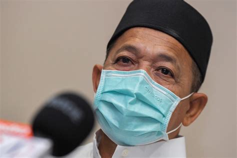 Shahidan berkata, beliau mengalami guillain barre syndrome (gbs) atau penyakit gangguan saraf pada bahagian kaki dan bukannya angin ahmar. Shahidan Kassim accepts decision to drop him as UMNO ...