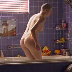 Joey King Uncensored Nude Scenes And Topless Posing Photos Sexiz Pix