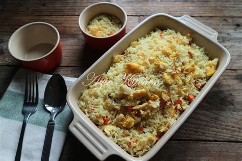 Di malaysia ini, memang masakan nasi goreng adalah menu yang paling di sukai ramai (favourite). Nasi Goreng Majerin Yang Sedap - Azie Kitchen