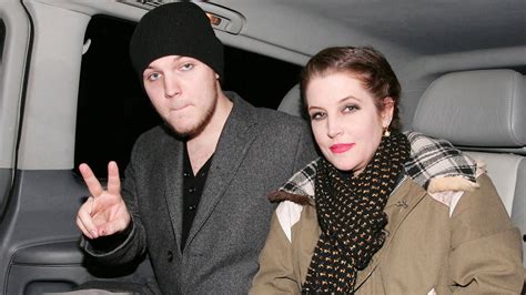 Agency News Lisa Marie Presley To Be Buried Next To Son Benjamin At Graceland Latestly