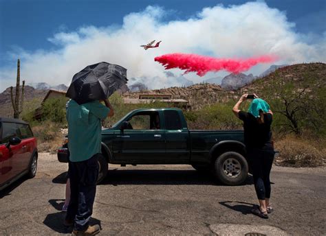 Bighorn Fire Burns 6200 Acres Forces Evacuation In The Catalina