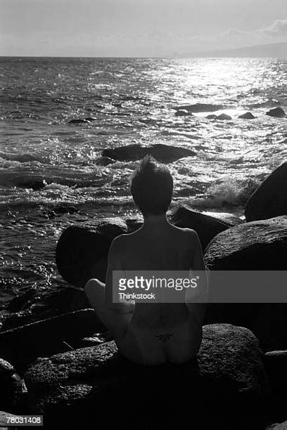 Beach Nude Young Woman Photos Et Images De Collection Getty Images