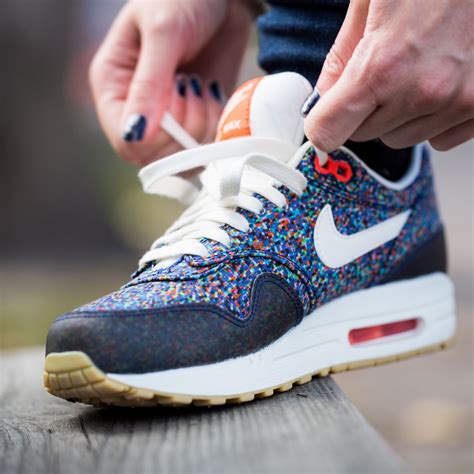 Please keep in mind colors may look different from the screen and in person due to computer settings and lighting. Nike Air MAX 1 ND Liberty in 2020 | Nike free shoes, Nike ...