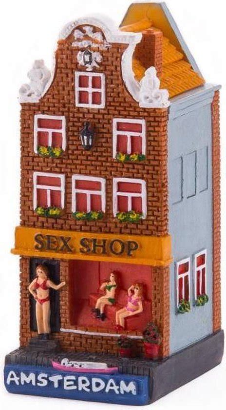 Polystone Huisje Sex Shop Gamekeeper