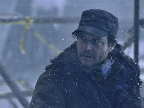 The Colony Review Bill Paxton Laurence Fishburne Fight The Undead