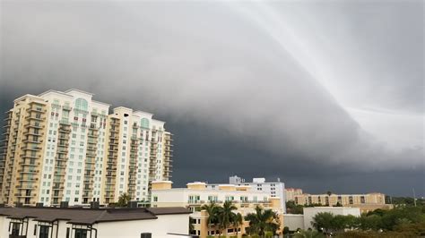 Severe storms leave 3 dead, thousands without power in Florida