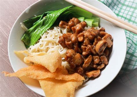 We did not find results for: Racikan Bumbu Mie Ayam Bedo : Sebuah warung sederhana di pasar sri katon, dusun sumokaton ...