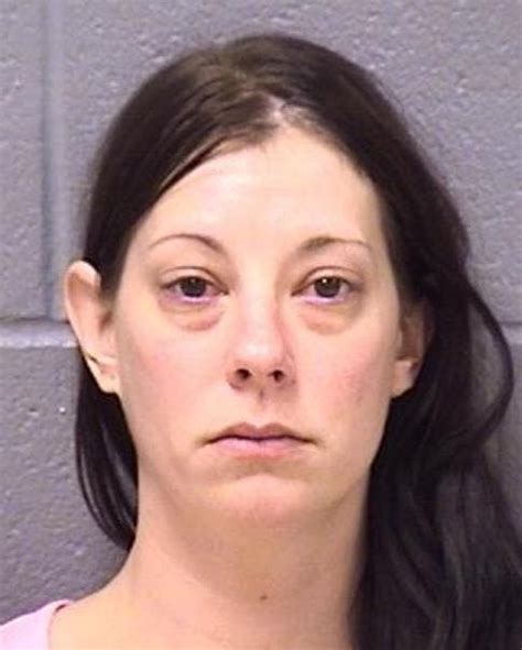 Wanted Joliet Woman Surrenders To New Lenox Cops Goes To Jail Joliet Il Patch
