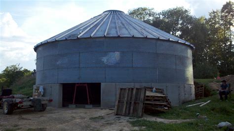 Grain Bin House ? (natural building forum at permies)