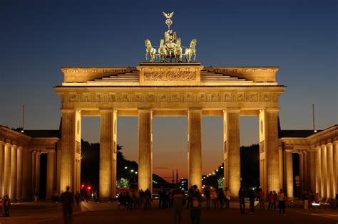 Brandenburg is a city located in the county of meade in the u.s. Brandenburg Gate Berlin Wallpaper Hi Def Image #8253 ...