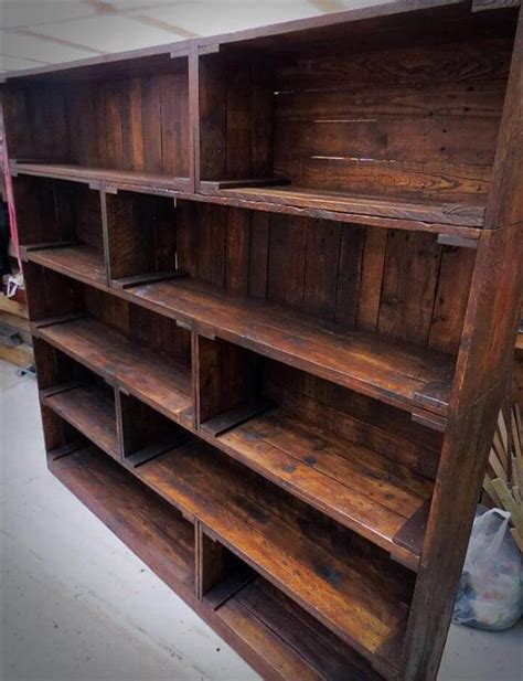 Wooden Pallet Bookcase Designs
