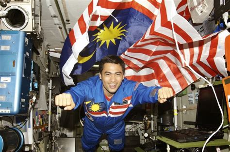 Sheikh muszaphar shukor adalah angkasawan malaysia dan juga bapa kepada enam orang anak. Biodata Sheikh Muszaphar Shukor Angkasawan Negara - iLabur