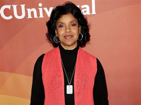 Bill Cosbys Tv Wife Phylicia Rashad Backtracks On Defending Freed Comedian