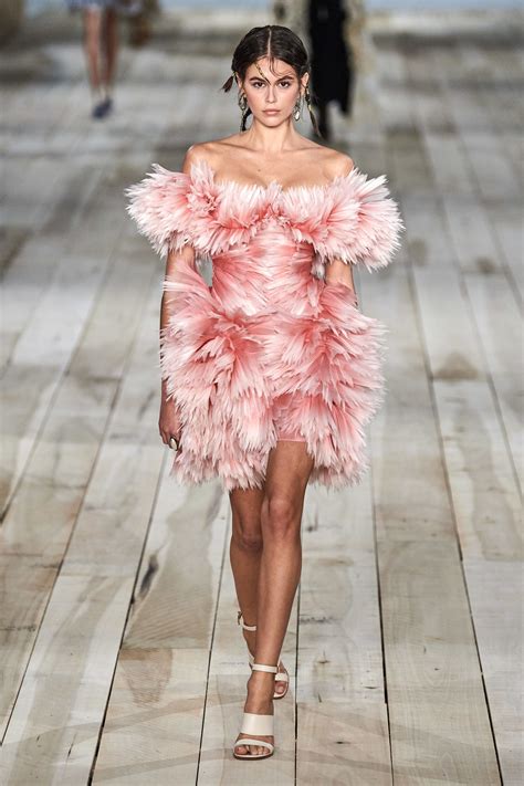 Alexander Mcqueen Spring 2020 Ready To Wear Fashion Show Collection See The Complete Alexander