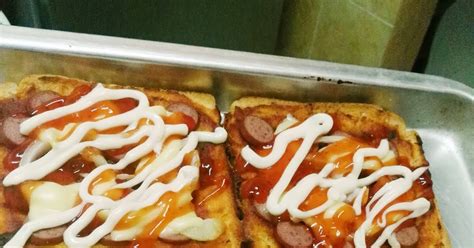 Cara membuat pizza mini rumahan. Pizza Roti Sosej Cheese Paling Mudah Dan Cepat - Nieyl's ...