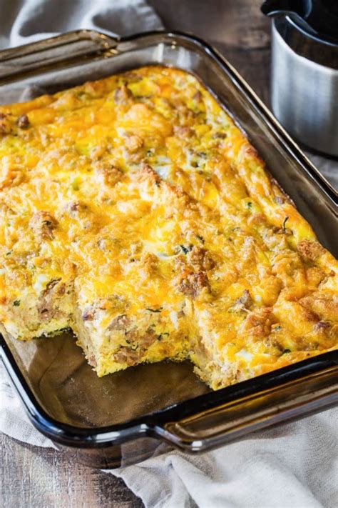 Cornbread pudding is both a corn pudding and spoon bread, so it's sure to please. Leftover Stuffing Breakfast Casserole | Recipe | Leftovers ...