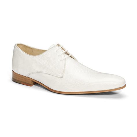 Zapato de hombre estilo inglés fabricado en piel de alta calidad con detalles picados en punta y talón. Zapatos archivos - Solonovios | Tu tienda de trajes de ...