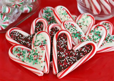 But, in addition to being a festive tune, it also serves as a fun way to create a theme for your next holiday gift exchange with friends, family, or coworkers. 40 Christmas Candy Cane Drawing/ Decorating Ideas - All ...