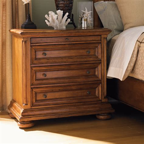 Tommy bahama furniture offers tasteful island style bedroom furniture for any home setting. Tommy Bahama Home Island Estate Panel Customizable Bedroom ...