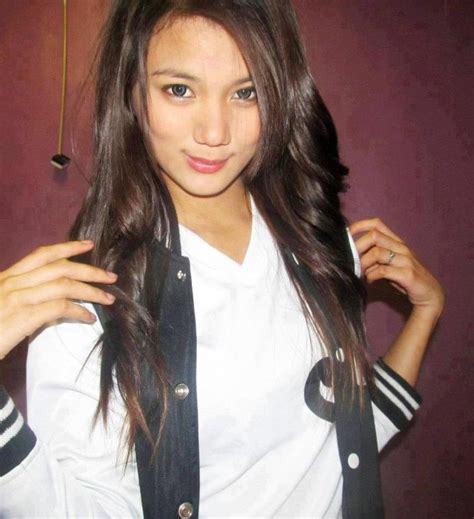 daily cute pinays 9 pretty girls sexy pinays on facebook