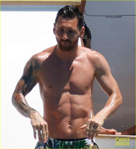 Soccer Star Lionel Messi Flaunts PDA with Wife Antonela ...