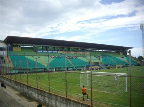 Gaji polisi di luar gaji pokok terdapat beragam tunjangan yang bervariasi tergantung pangkat, jabatan, dan daerah penempatan (tunjangan polisi). Platense Estadio / Club Atletico Platense Estadio 2018 ...