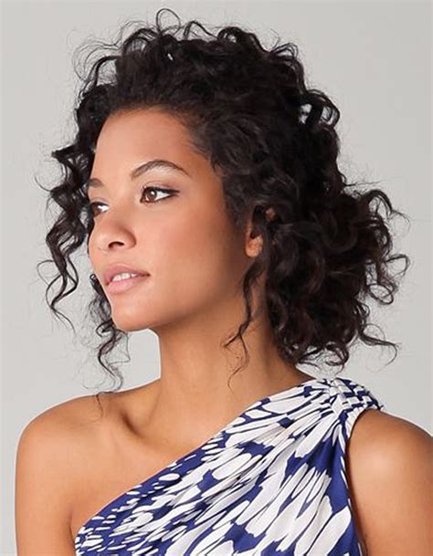 coiffure femme cheveux frises