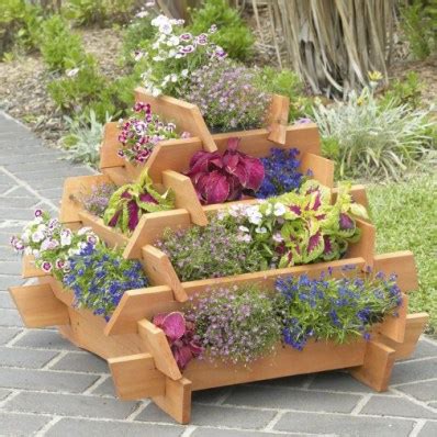 Well after the festivities have flowering plants can say everything from 'happy birthday' to 'get well soon' to 'just thinking about you' or 'i love you'. Diy wooden flower pots ideas - Little Piece Of Me