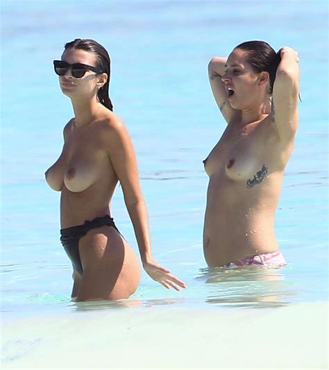 Emily Ratajkowski Topless At The Beach New Pics Free Download Nude Photo Gallery