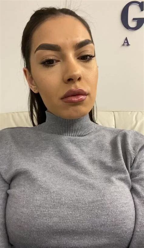 alexiskaine slim busty latina chatting on webcam