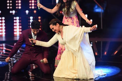 Sonakshi Sinha Chaiyya Chaiyyas On The Indian Idol Stage Urban Asian