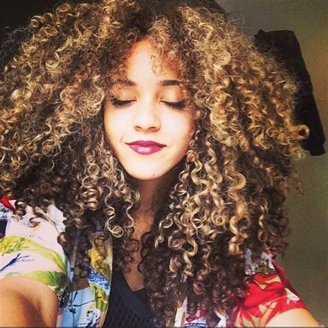Can i apply olive oil to my hair daily? "For people asking what I put in my hair: I use olive oil ...