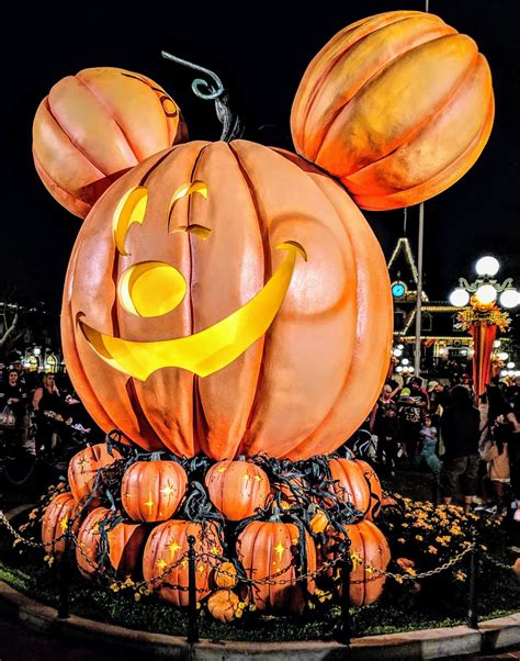 Halloween Time At The Disneyland Resort Returns September 6th