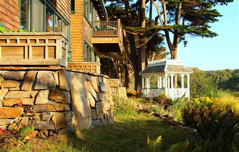 Tranquility And Stunning Oceanfront Views At Elk Cove Inn And Spa Cabbi