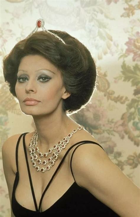 Sophia loren was an icon of her time. Pin su Sophia Loren