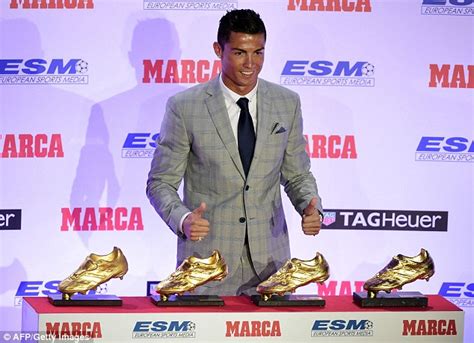 cristiano ronaldo picks up record fourth golden boot award as europe s top scorer daily mail