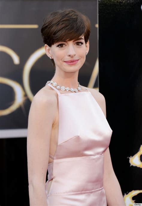 Los Pezones De Anne Hathaway Se Roban El Óscar Fotos Huffpost Voices