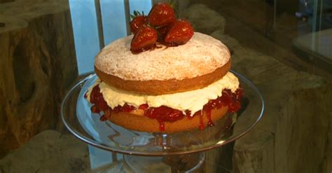 «using the @bbcgoodfood victoria sponge recipe, i was commissioned to bake a birthday cake for a…» James Martin strawberry filled Victoria sponge cake recipe ...