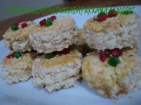 Umiejazz ( resepi turun temurun keluarga dari mak uj) bahannya: DUNIA DAPUR KAMA: BISKUT KELAPA
