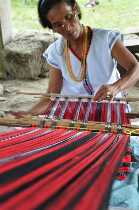 Pin By 穎悅 On Filipino Culture Filipino Culture Weaving Tribal Outfit