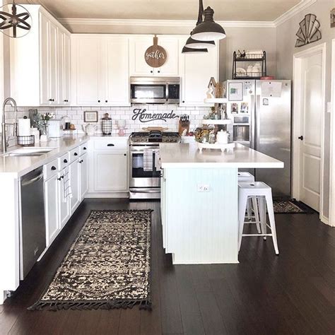 The open floor plan, white interiors and wood is a common element among modern kitchen ideas and designs. 30+ Elegant Modern Kitchen Decoration Ideas That Trend For ...