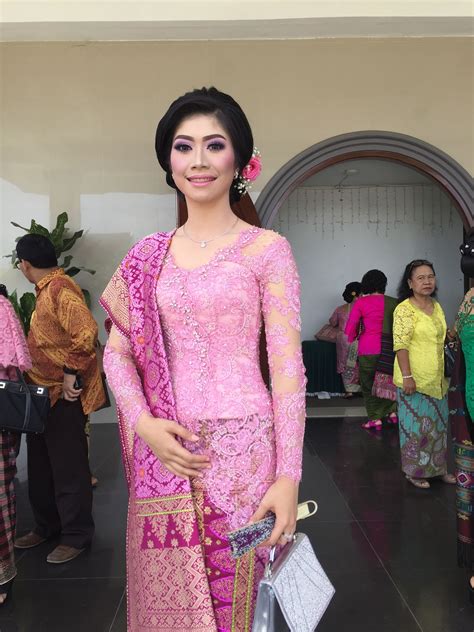 Kebaya Engagement | Kebaya brokat, Busana batik, Pakaian