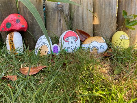 Painted rocks for fairy gardens - the-gingerbread-house.co.uk